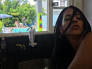 housewife flashes pussy to husband's friends in kitchen finale