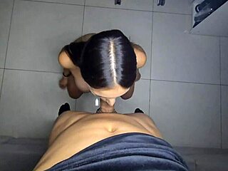 mi amiga me hace corridas múltiples con su coño apretado en sexo pov duro casero
