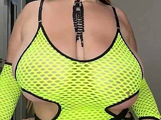 omg this milf shakes her huge natural saggy tits on the bed 😍 she's touching her wet pussy ready to fuck 💦🔥