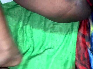 Desi Indian girlfriend shares exotic squirting fun on Xxxmas night