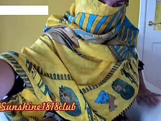 arabic hijab girl shakes big boobs during october webcam show