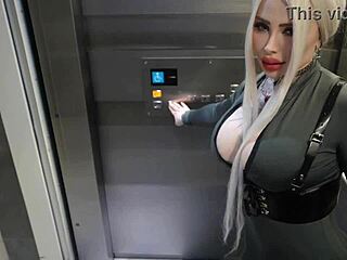 Hey stranger, fuck my mouth hard in this public elevator now