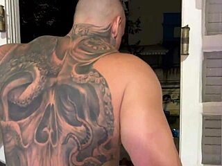 went for sugar but craved the muscled stud's huge cock instead 🍆🔥