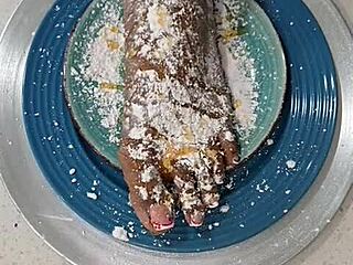 bone appétit on these sexy black bare feet and toes!