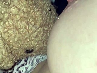 Kinky Arabic Pussy Stuffed with Pizza Ice Cream Fetish