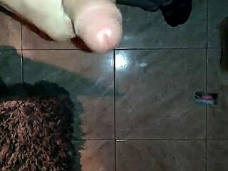 steamy bath masturbation session 😏💦