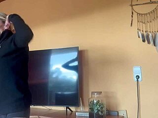 dare you to cum in my mouth before it gets too hard