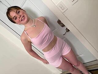 petite young hot therapist gives perfect oiled massage stroke 😘💦