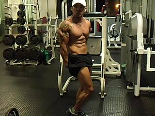 fitness milf vloog preps her athletic body 💪🔥😉