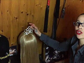 Hey sissy, mistress Claudia teaches epic blowjob lessons 😈💋