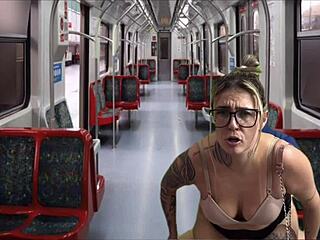 no trem acochei e fodi a secretária gostosa 😈🍑