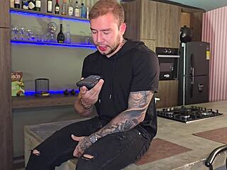 hey check out this sexy milf getting pounded while he's on a call 😏🍑