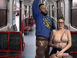 no trem acochei e fodi a secretária gostosa 😈🍑