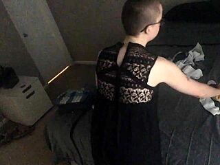 Bald Webcam Girl Folds Laundry Naked Ignoring Voyeur Domination