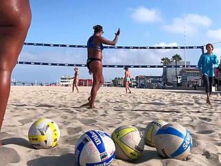 Ever seen a big booty African volleyball babe shake it?