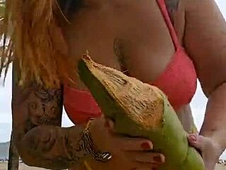 Oh god, watch me flash my huge pussy on the beach just to tease exhibitionists!