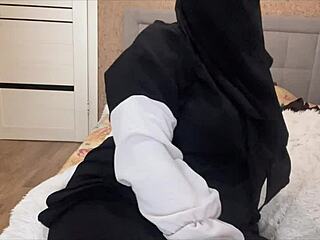 i crave arab milf jasmine hairy pussy no panties wet