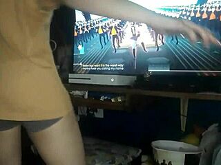 Perfect Body Teases Secrets on Dance Floor