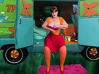Granny Velma Dinkley Gilf Deepthroats Like A Pro!