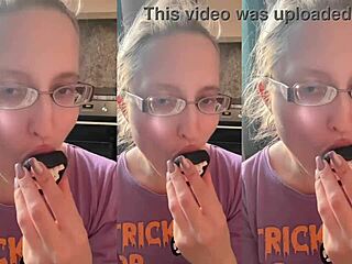 asmr vampire fangs sucking lollipop m 😈🧛‍♀️