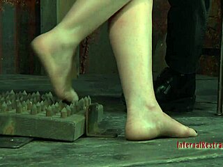 salacious wet pussy spanking contest turns into hardcore missionary fucking game