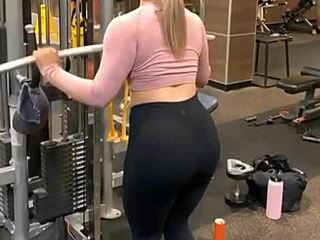 instagram big ass chicas workout hard in tight leggings