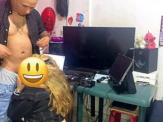 Jefe folla duro a empleada en oficina