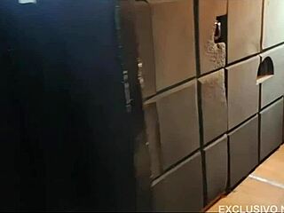 Cuckold releases wife for huge black cock gloryhole pounding