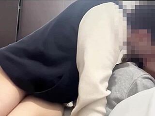 universitaria flaca sacude su culo en mi verga hasta correr