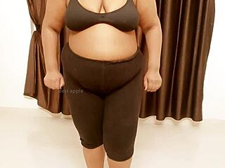 Hey check out this sexy Indian Jharkhand babe's curves