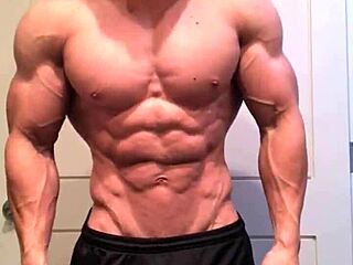 throwback to my best look before arnold classic amateur 😎💪