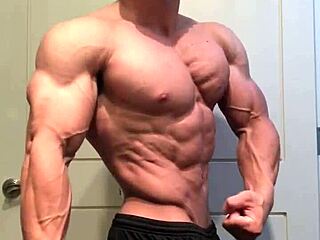 throwback to my best look before arnold classic amateur 😎💪