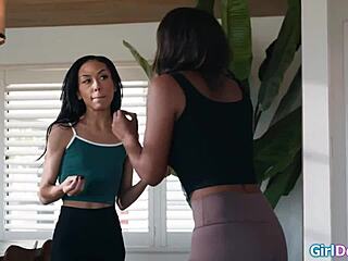 let me tongue fuck that pussy 😛👅💦