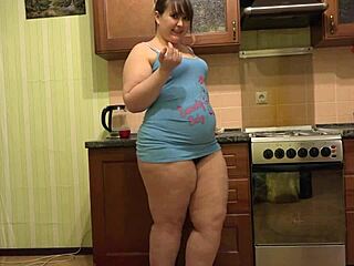 Chubby big ass housewife ditches chores for dildo fuck 😈🍑