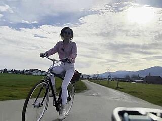 daisy diamond bike vlog shows ass tits outdoor 😏🚲🍑