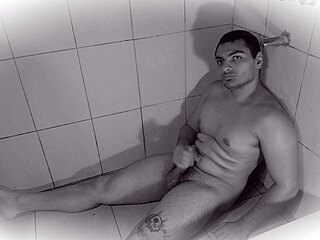 Muscular Hunk's Big Cock Golden Shower in Shower