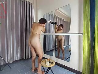 hey nudist hairdresser regina noir, why cut your hair naked with that juicy shaved pussy?