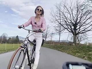 daisy diamond bike vlog shows ass tits outdoor 😏🚲🍑