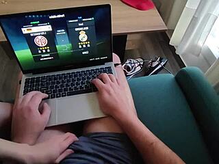 big tits babe teases cock while gaming on fifa 🎮🍆💦