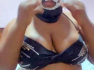 Curvy homemade beauty spreads flexible legs for screaming big cock fuck.