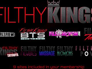 Naughty xxlaynamarie and roxysinner lick pussies poolside wild!