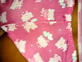 gostosa offers her big ass for first anal banging and cum