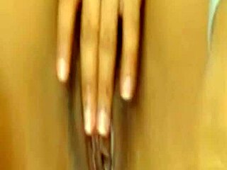 ebony latina teen masturbates live on webcam