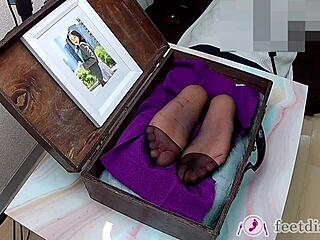 Secretary Lilly's Sexy Feet Tease In Box Vol 2