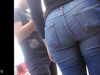 CULONA TEEN 18+ BIG CANDID ASS IN TIGHT JEANS STREET VOYEUR