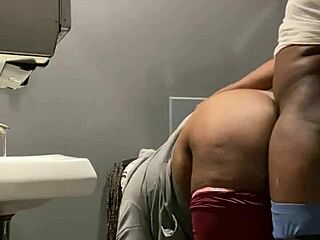 i'm loving these deep backshots in the bar bathroom 😩🍑