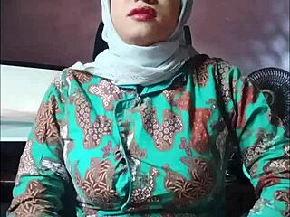 Hijab Shemale Strokes Cock in Morning Masturbation