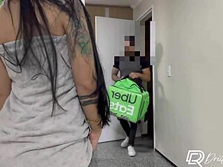 Morena safada rides delivery guy in hot creampie pounding