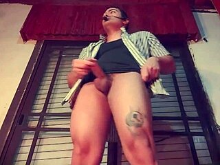 Bodybuilder's Sensual Pelvic Dance Masturbation Tease