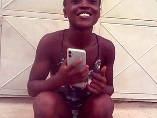 keep twerkin crazy to nigeria afro beats girl